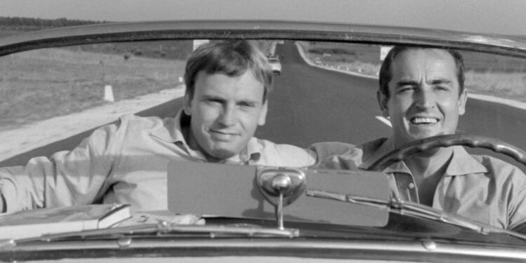 Jean-Louis Trintignant e Vittorio Gassman in una scena del film "Il sorpasso"