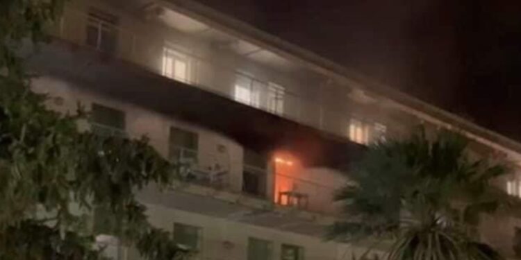 Incendio "Santa Corona" a Pietra Ligure (screen da Twitter)