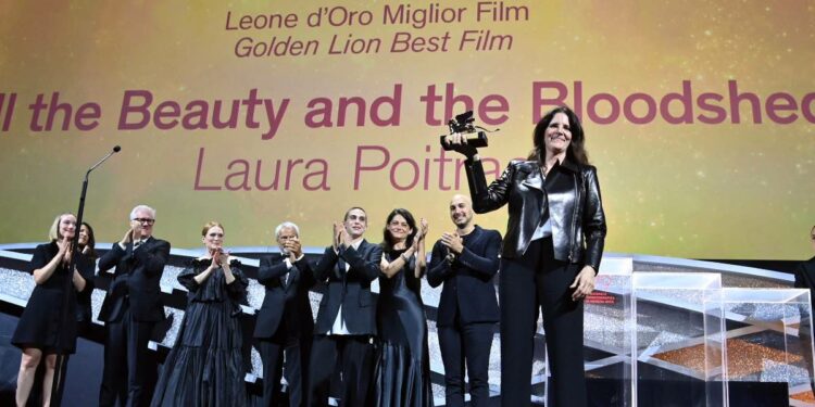 Laura Poitras riceve Leone d'Oro 2022 (LaPresse)