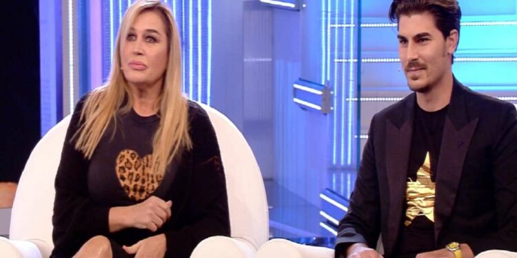 Lory Del Santo e Marco Cucolo
(Foto: web)