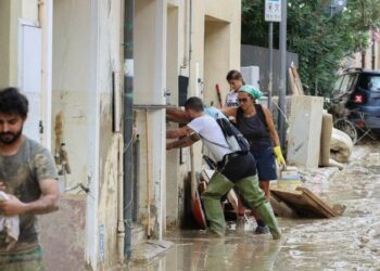 Senigallia invasa dal fango (LaPresse)