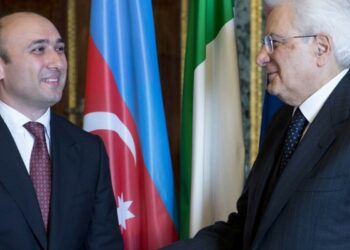 L'ambasciaore della Repubblica di Azerbaigian in Italia con il capo dello stato Sergio Mattarella