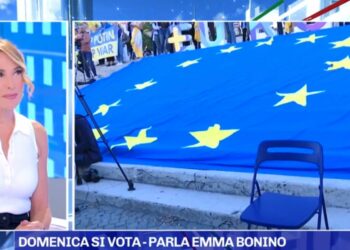 Barbara D'Urso e la sedia vuota di Emma Bonino