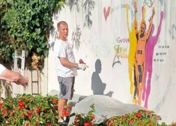 Il murales a Lecco dedicato ad Alex Schwazer (LaPresse)