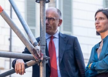 Enrico Letta con Elly Schlein (LaPresse)