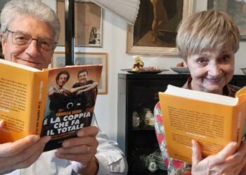 Alfredo Baldi e Vilma Vukotic mentre leggono un libro
Fonte: lapresse