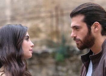 Francesca Chillemi e Can Yaman in "Viola come il mare"