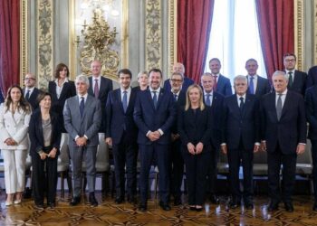 Governo Meloni: foto di gruppo dopo il giuramento (LaPresse)