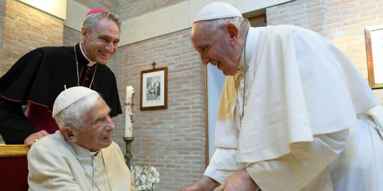 Papa Ratzinger con Francesco