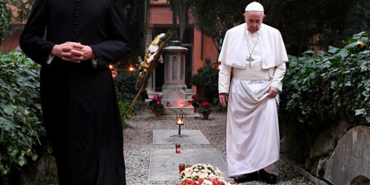 Papa Francesco al campo santo teutonico