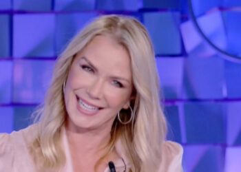 Katherine Kelly Lang (Verissimo, 2022)