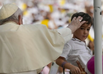 Papa Francesco in Bahrein (LaPresse)