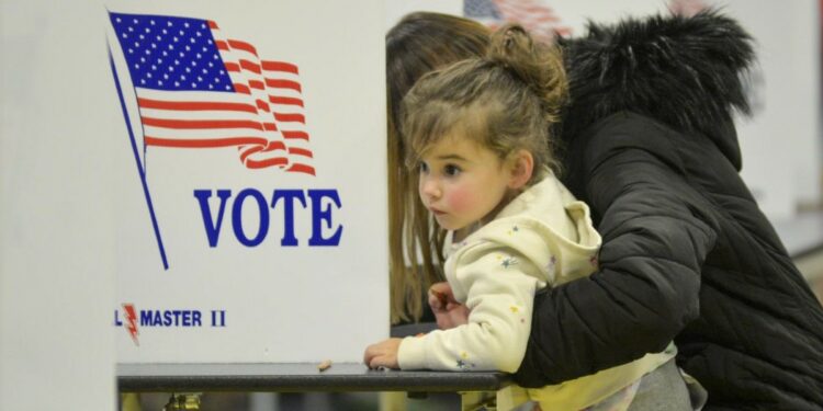 Elezioni di midterm: americani ai seggi (LaPresse)