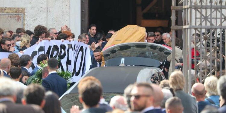 Il funerale di Francesco Valdiserri (LaPresse)