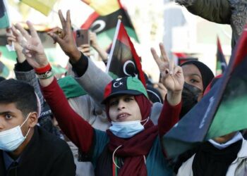 Libia: in piazza per l'anniversario della rivolta contro Gheddafi (LaPresse)