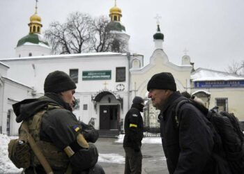 Il monastero ortodosso di Kiev perquisito