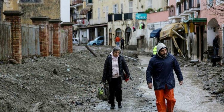 A Casamicciola (Ischia), dopo l'ondata di fango (LaPresse)