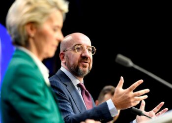 Ursula von der Leyen e Charles Michel (LaPresse)