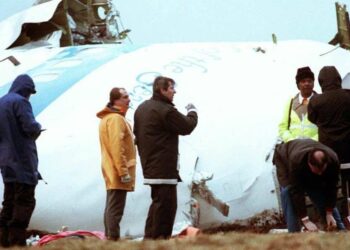 I resti del volo Pan Am 103, vicino a Lockerbie (Scozia), due giorni dopo la strage (23 dic. 1988) (LaPresse)