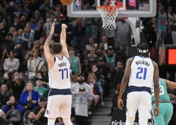 Basket NBA: Luka Doncic può vincere il premio di MVP della regular season (Foto LaPresse)