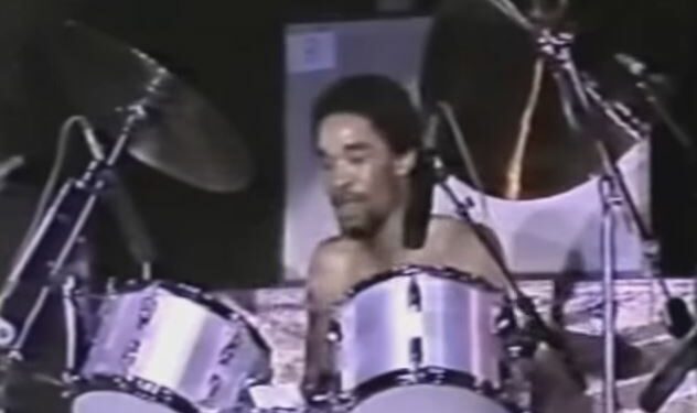 Fred White, batterista Earth, Wind & Fire (screen Youtube)