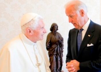 Biden con Benedetto XVI