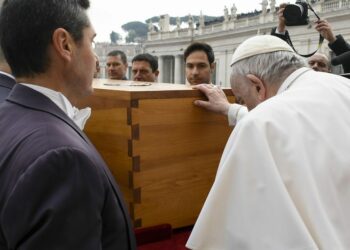 Papa Francesco, funerali Benedetto XVI