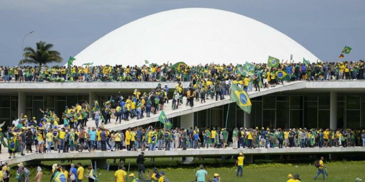 Brasilia: sostenitori di Bolsonaro all'assalto del Parlamento del Brasile (LaPresse, 2023)