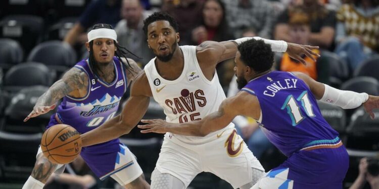 Basket NBA: 71 punti per Donovan Mitchell (Foto LaPresse)