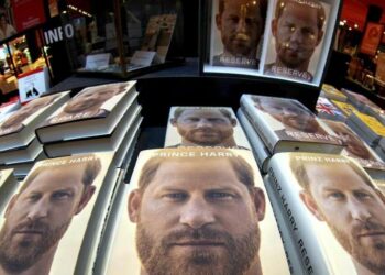 "Spare", il libro con le scottanti rivelazioni del principe Harry