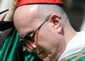 Il cardinale Tarciso Bertone (Twitter)