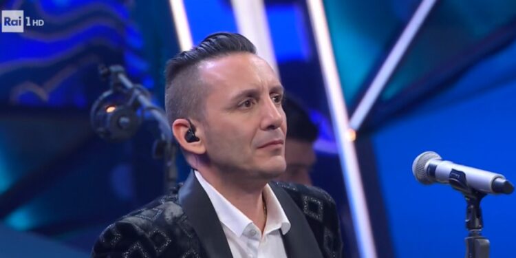 Kekko Silvestre dei Modà (Sanremo 2023)