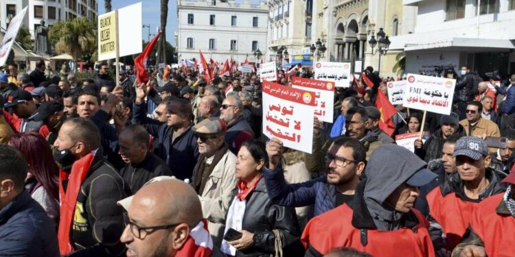 Proteste in Tunisia (LaPresse)