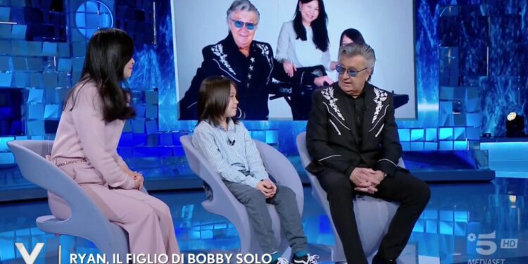 Bobby Solo, Tracy Quade e il figlio Ryan (Verissimo)