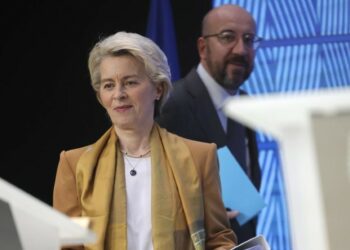 Ursula von der Leyen, presidente della Commissione Ue, e Charles Michel, presidente del Consiglio Europeo (LaPresse)