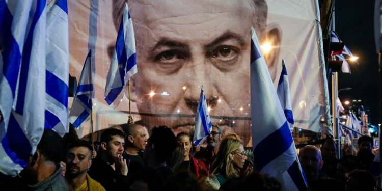 Proteste contro la riforma della giustizia di Netanyahu a Tel Aviv (LaPresse)