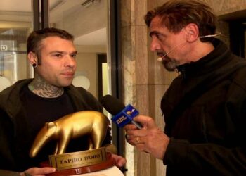 Fedez, tapiro d'oro da Striscia la notizia