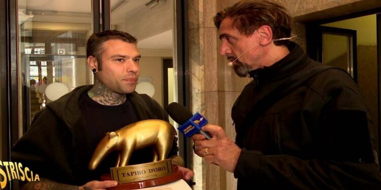 Fedez, tapiro d'oro da Striscia la notizia