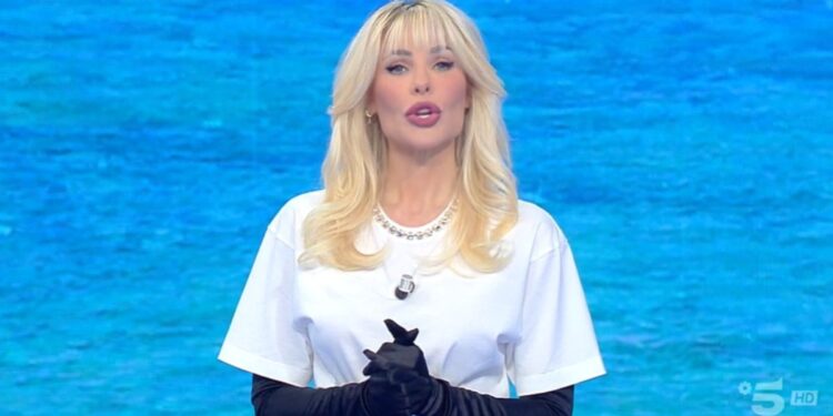 Ilary Blasi, il look a L'Isola dei Famosi 2023 (Foto: Web)