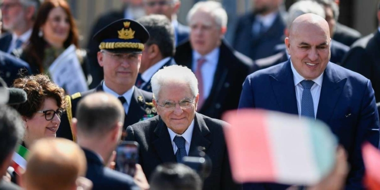 Sergio Mattarella a Cuneo per il 25 aprile (LaPresse)