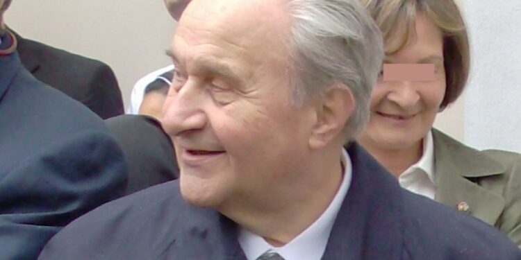 Giuseppe Camadini (1931-2012) (foto di Andrea Richini, da Wikipedia)