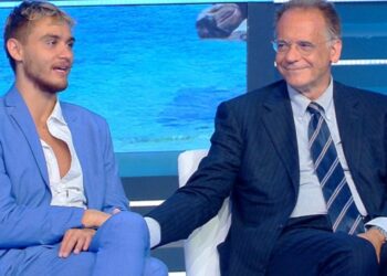 Simone Antolini e Alessandro Cecchi Paone all'Isola dei Famosi 2023 (Foto: Web)