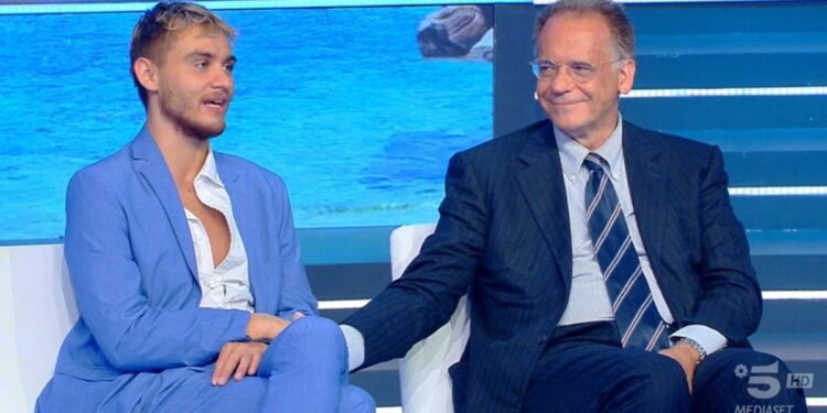 Simone Antolini e Alessandro Cecchi Paone all'Isola dei Famosi 2023 (Foto: Web)