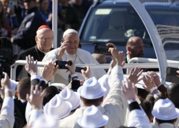 Papa Francesco in Ungheria (LaPresse)