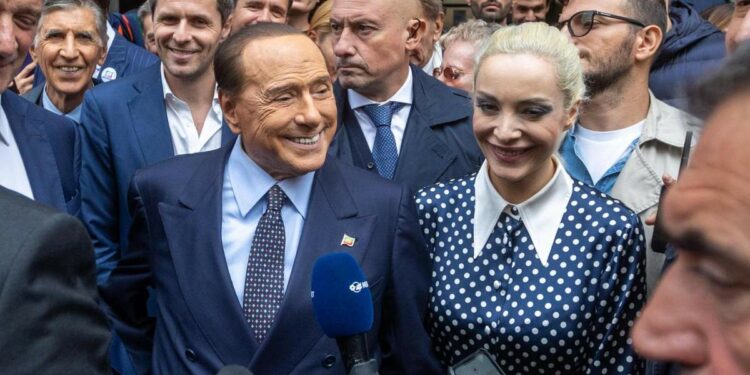 Berlusconi e Fascina