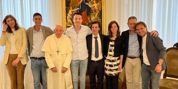 Foto di gruppo con papa Francesco (foto M. Pozza)