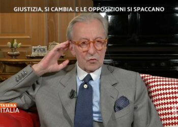 Vittorio Feltri si commuove a Rete 4