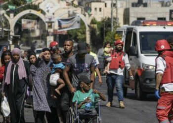 Residenti a Jenin costretti dagli israeliani ad abbandonare le loro case (LaPresse)